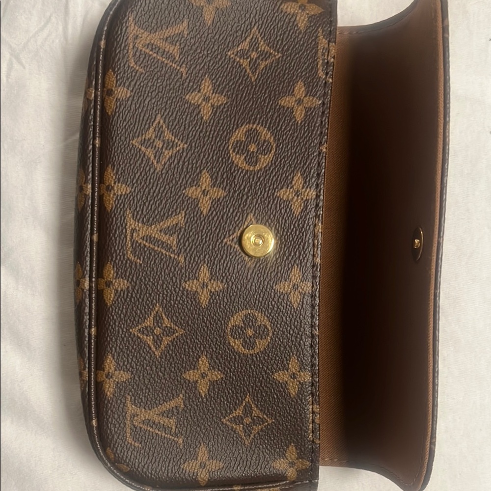 Louis Vuitton Brown Monogram Shoulder Bag - Picture 2 of 3